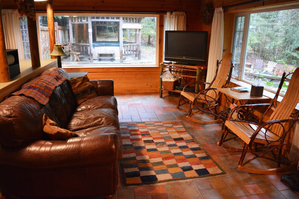 Copper Creek Inn at Mt Rainier