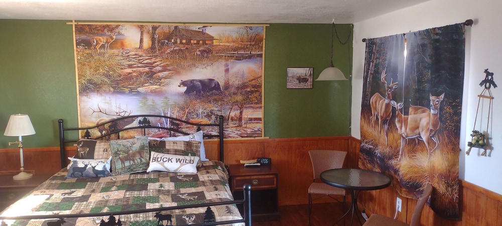 Tucumcari Vacations - The Yucca Motel and Cabins - Property Image 4