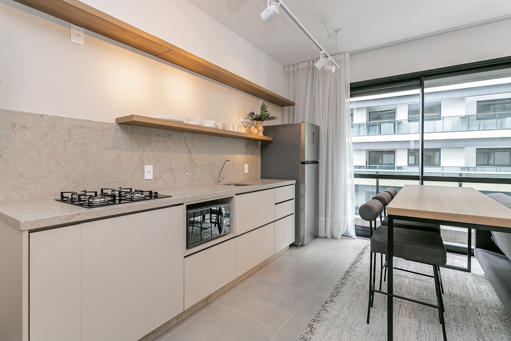 Studios Tower by Viva - Prédio com piscina e estacionamento no centro de Floripa