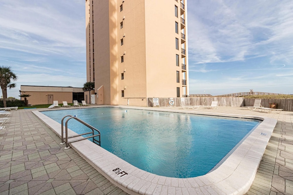 Navarre Towers 1205