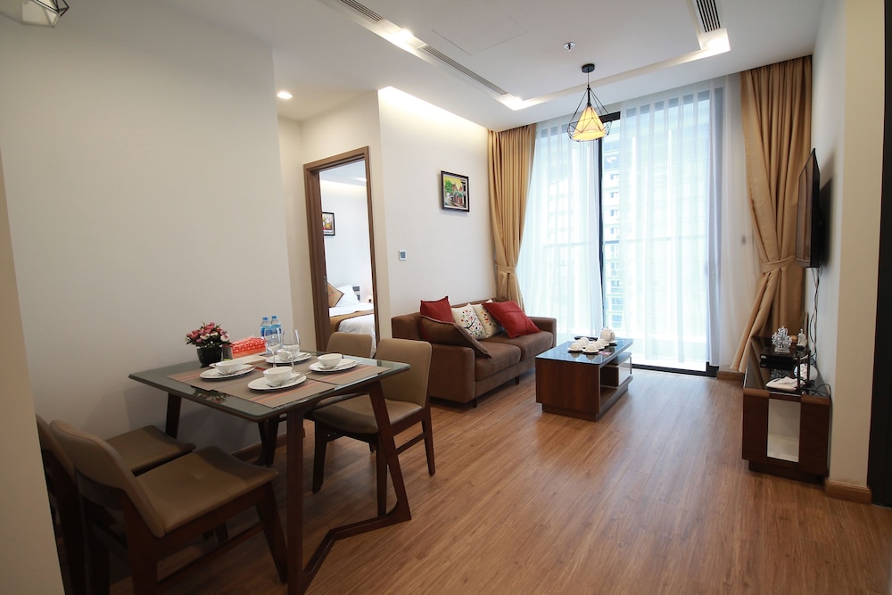 Bayhomes Metropolis Serviced Apartment