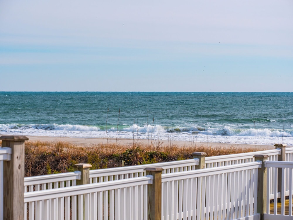 C-Maid by Topsail Realty