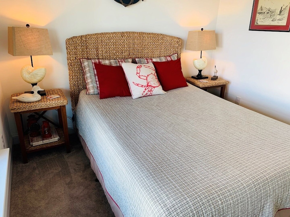 Compass Rose 4 Bedroom Home by RedAwning