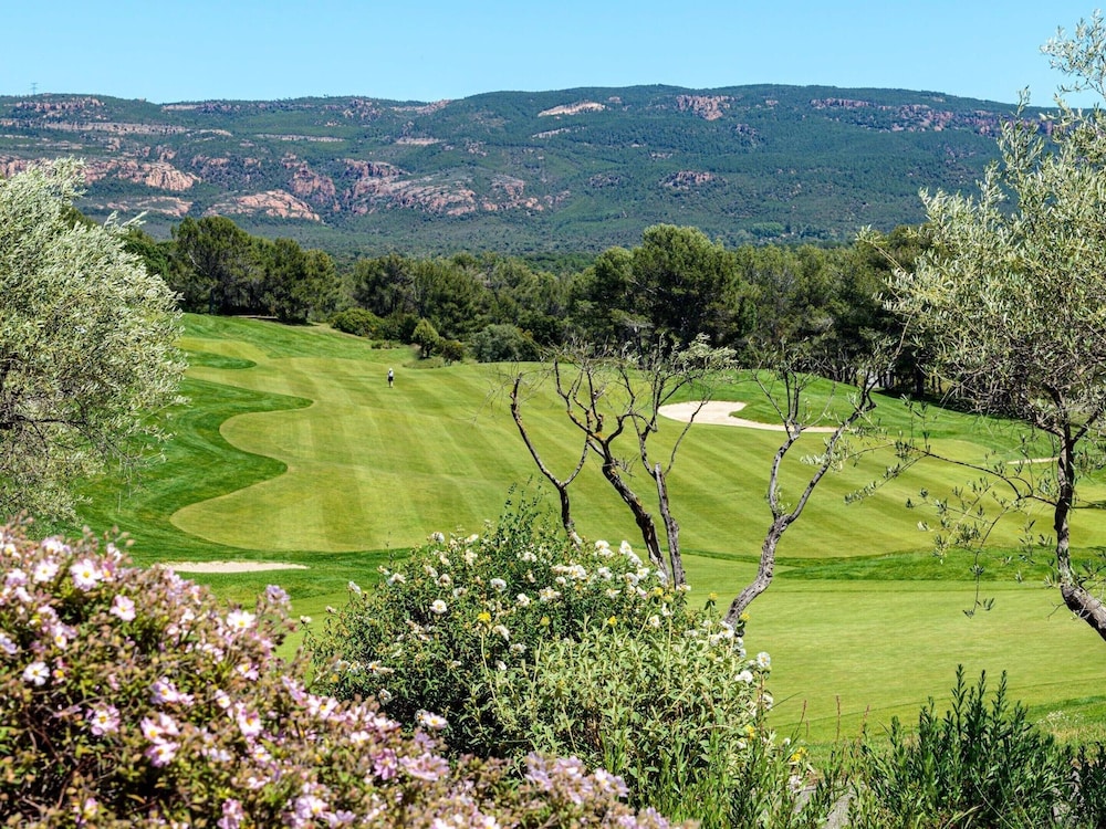 Relaxing La Motte Hideaway for a Group