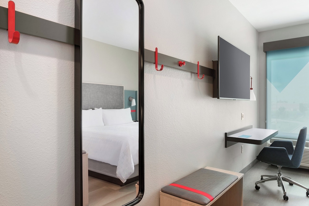 avid hotel California - Lexington Park by IHG