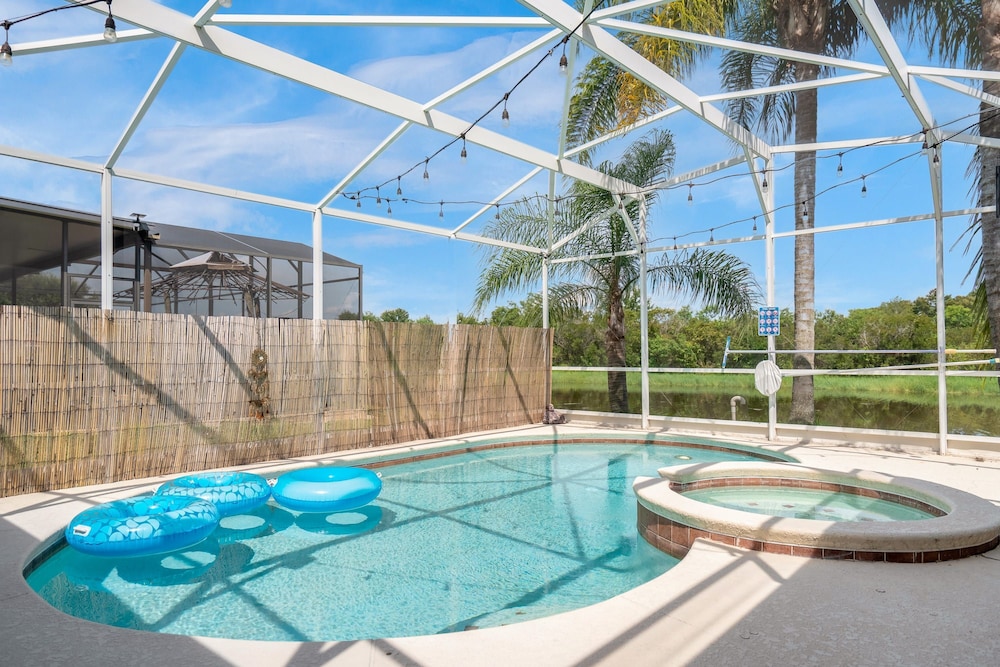 Upstay - Waterside Home With Pool and Hot Tub