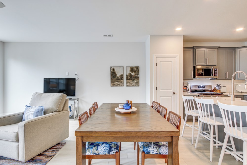 Dock Access: Pet-friendly Lake Greenwood Gem!