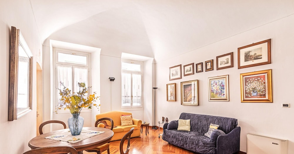 Gaudio 4A Apartment by Wonderful Italy view 2