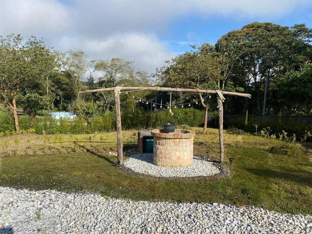 Country House Rest Relaxation Jacuzzi Bbq Large Green Areas