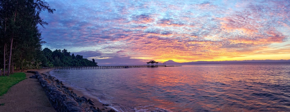 Borneo Eagle Resort