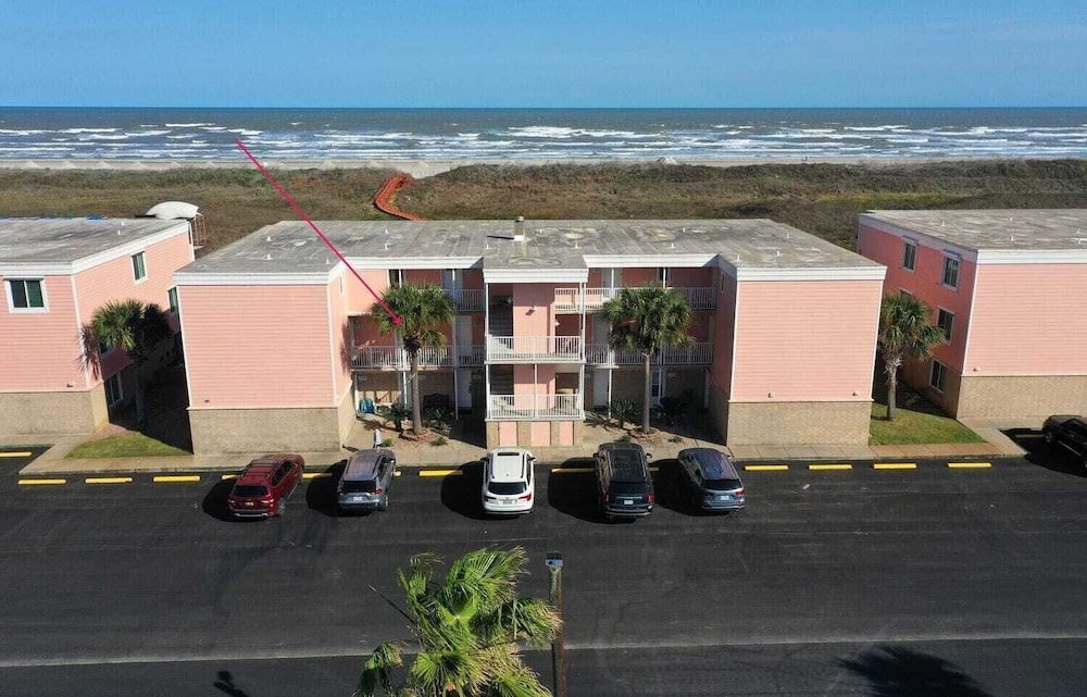 2 Studios Beach Boardwalk, 2 Pools, Tennis/pickleball Island Retreat Complex