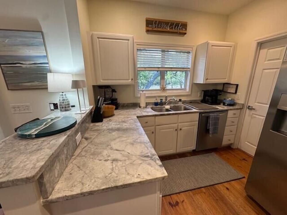 Beautifully Appointed 3-bed, 2.5-bath Home, Great Location Near Beach & Club
