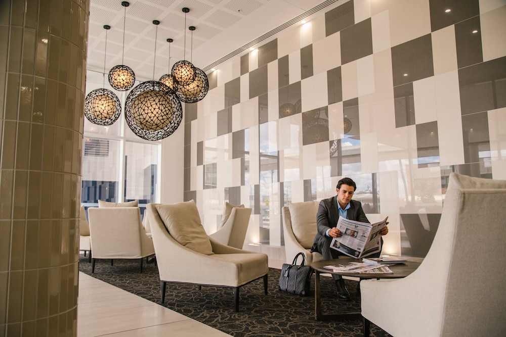 Rockhampton Vacations - Empire Apartment Hotel - Property Image 3