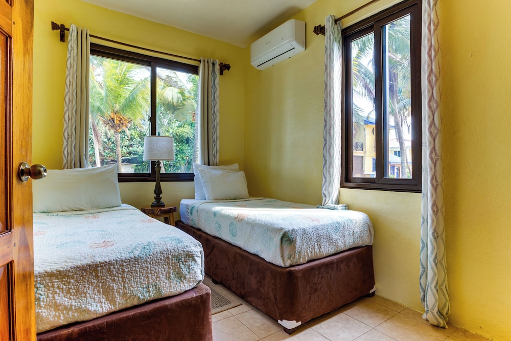 Coconut Row Boutique Hotel
