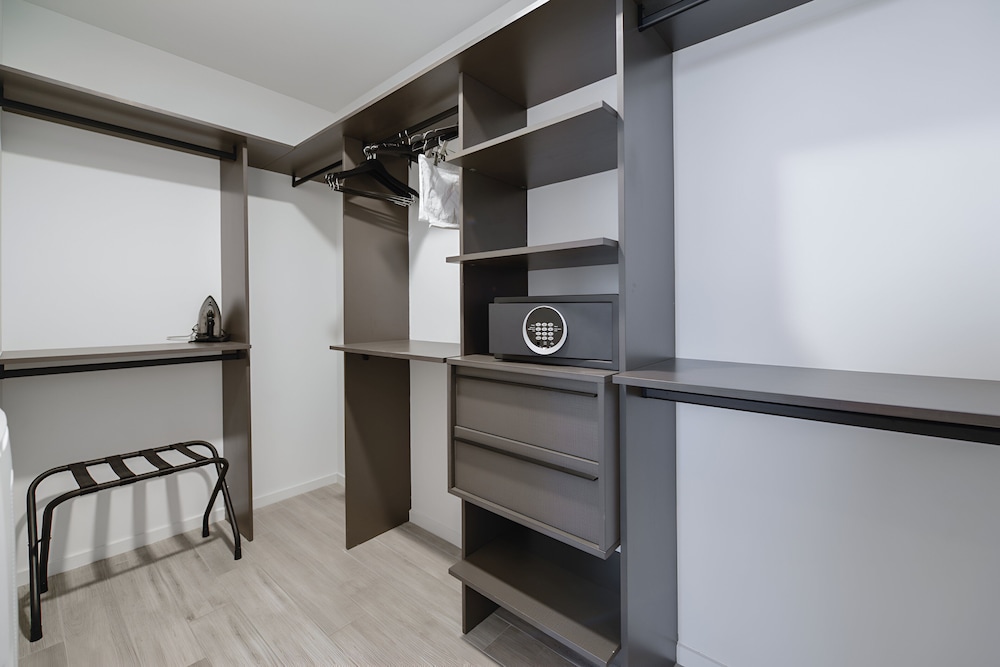 Exquisite Bay View Studio at Miami