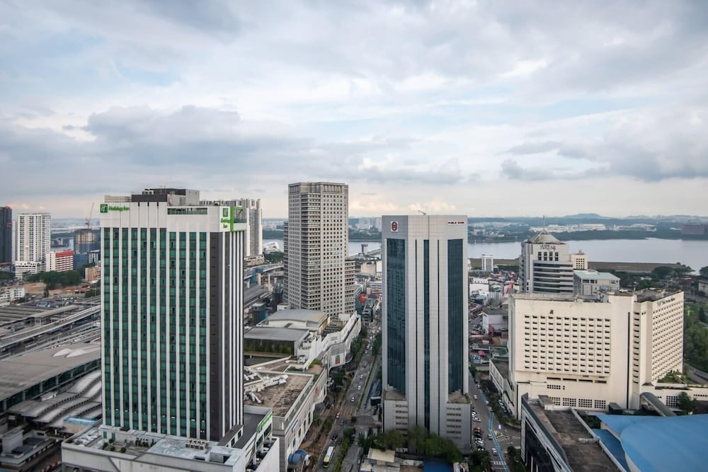 High Floor Suasana Suites 5 in JB City With Wifi