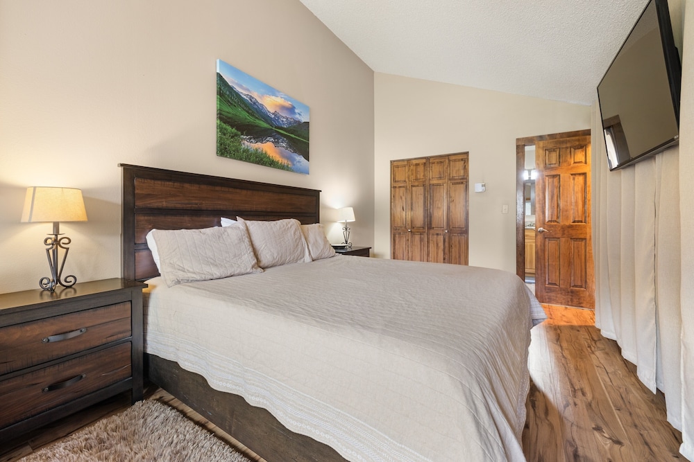 Fp300 Foxpine Inn 2 Bedroom Condo