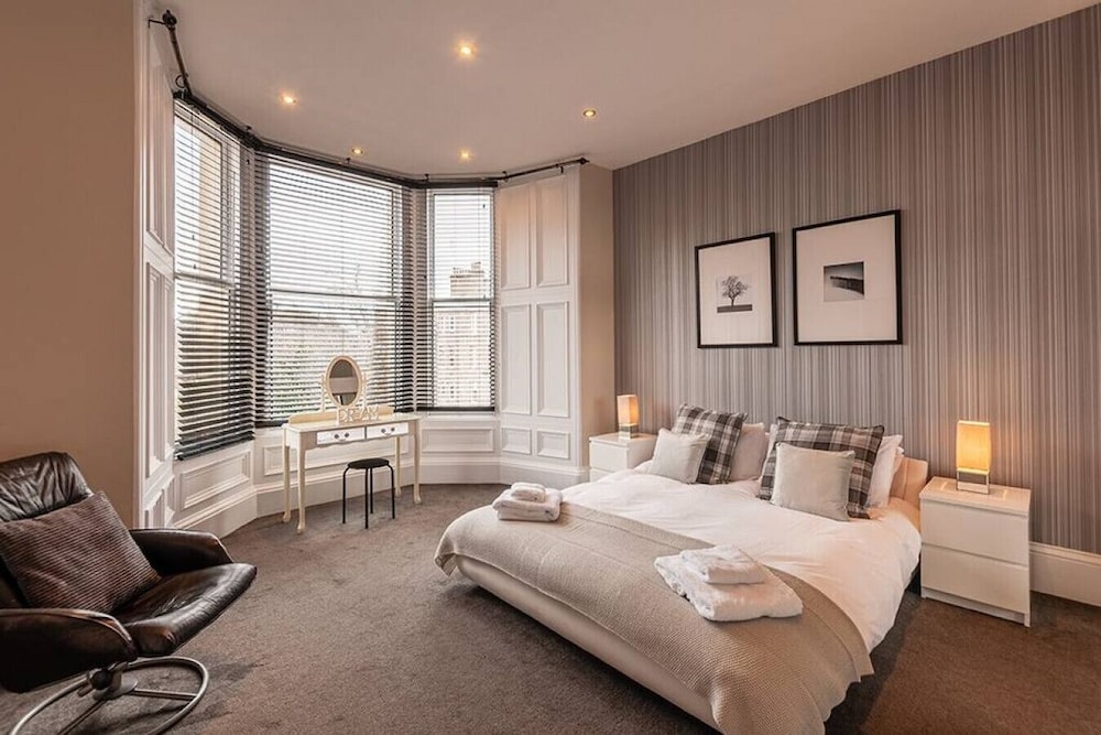 Nelson Manor City Centre Townhouse view 3