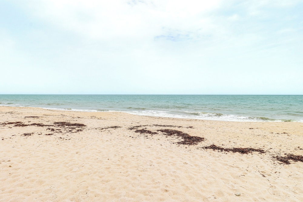 Pool & Beach Access: Vero Beach Condo!