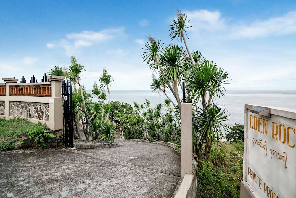 Villa Eden Roc by Alfred in Bali - Luxury Beachfront 3BR Villa With Infinity Pool Amed