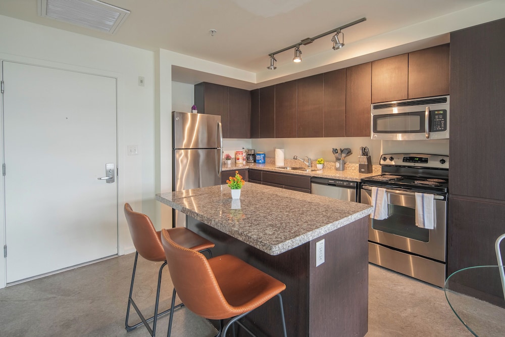ROVE LIVING/KL - Roosevelt Point