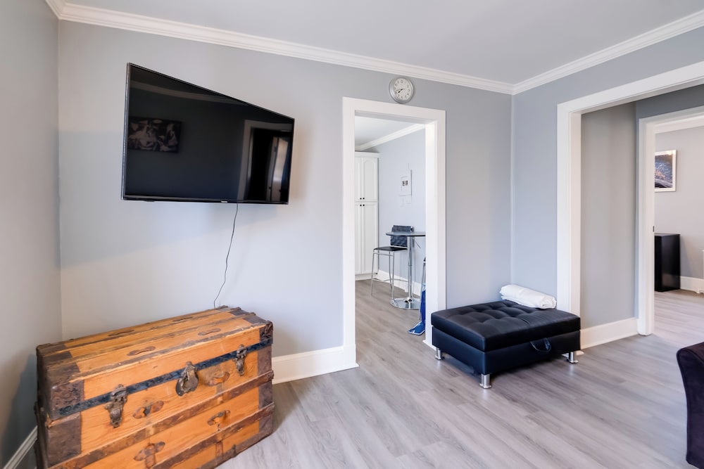 Gastropub On-site: Loudoun Wine Country Apartment