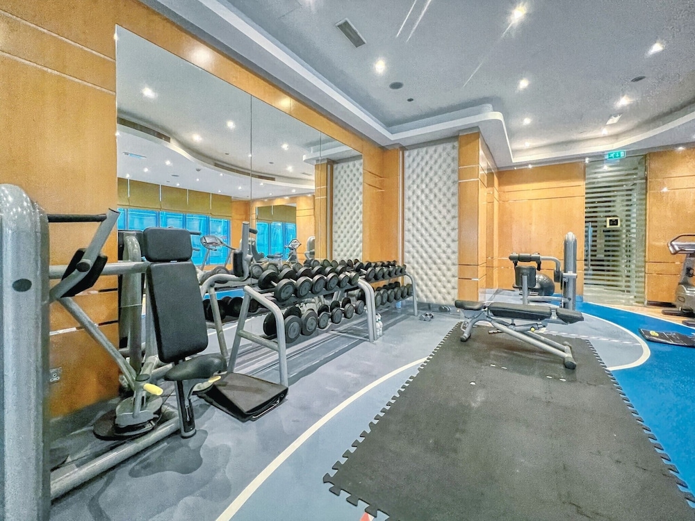 Amazing 1 BR Apartment Damac Mall Street