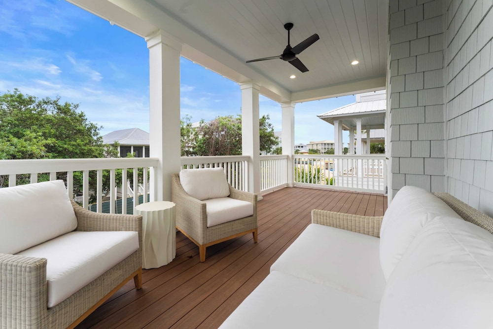 Seacrest Beach Modern Tranquility Walk to Beach