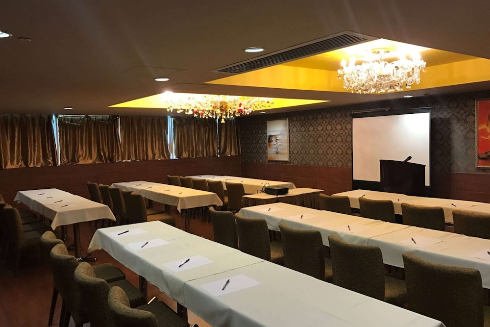 Ramada By Wyndham Hong Kong Grand