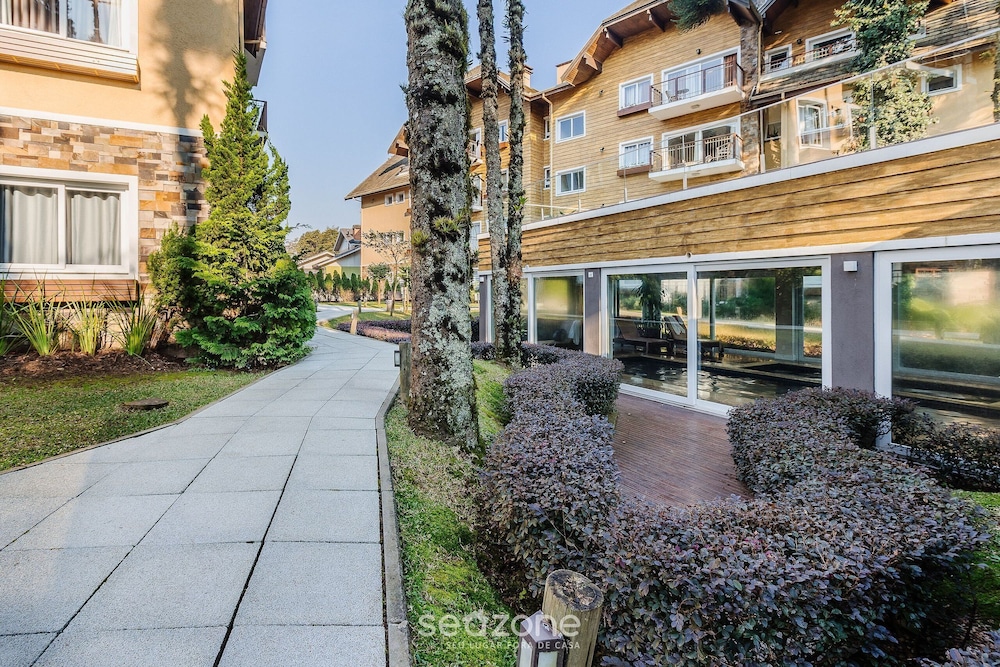 Beautiful Apartment With Heated Pool Cap0302