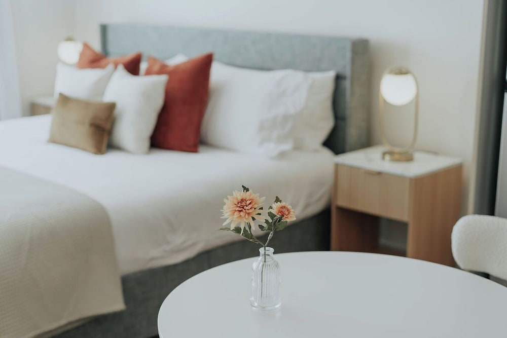 NEW Minimalist & Clean Apt in Downtown SLC