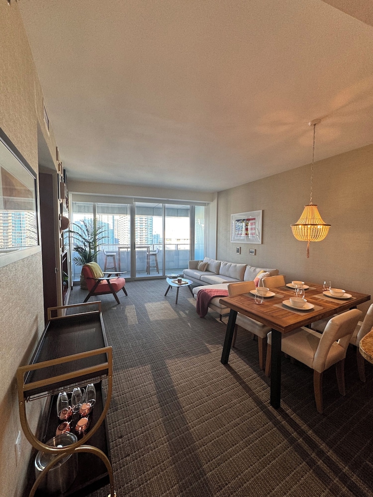 AKA Brickell Condo Free Parking by Palermo Home Miami