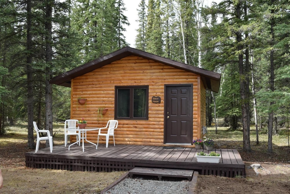 Fox 'n Fireweed Cabins