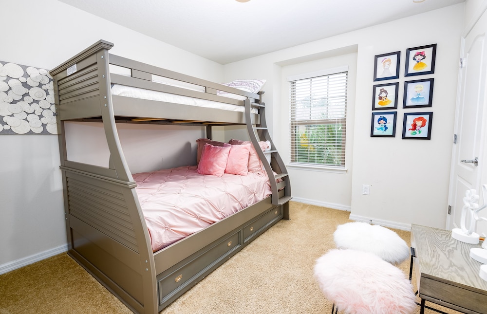 Amazing New TownHome with Pvt Pool and Access to Clubhouse Close to Disney by RedAwning - Image 4