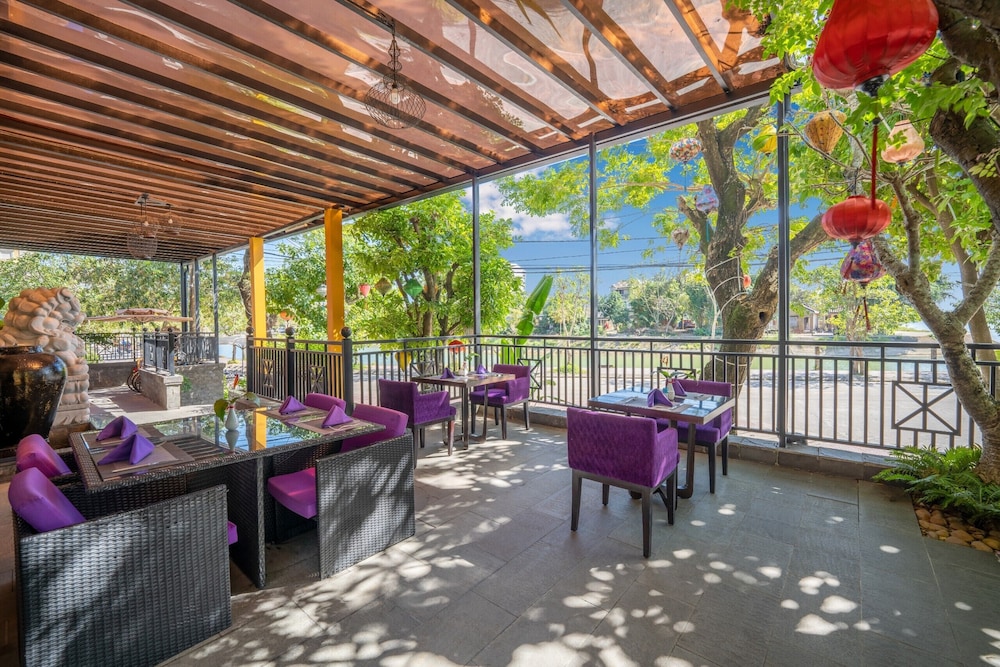 Royal Riverside Hoi An Hotel