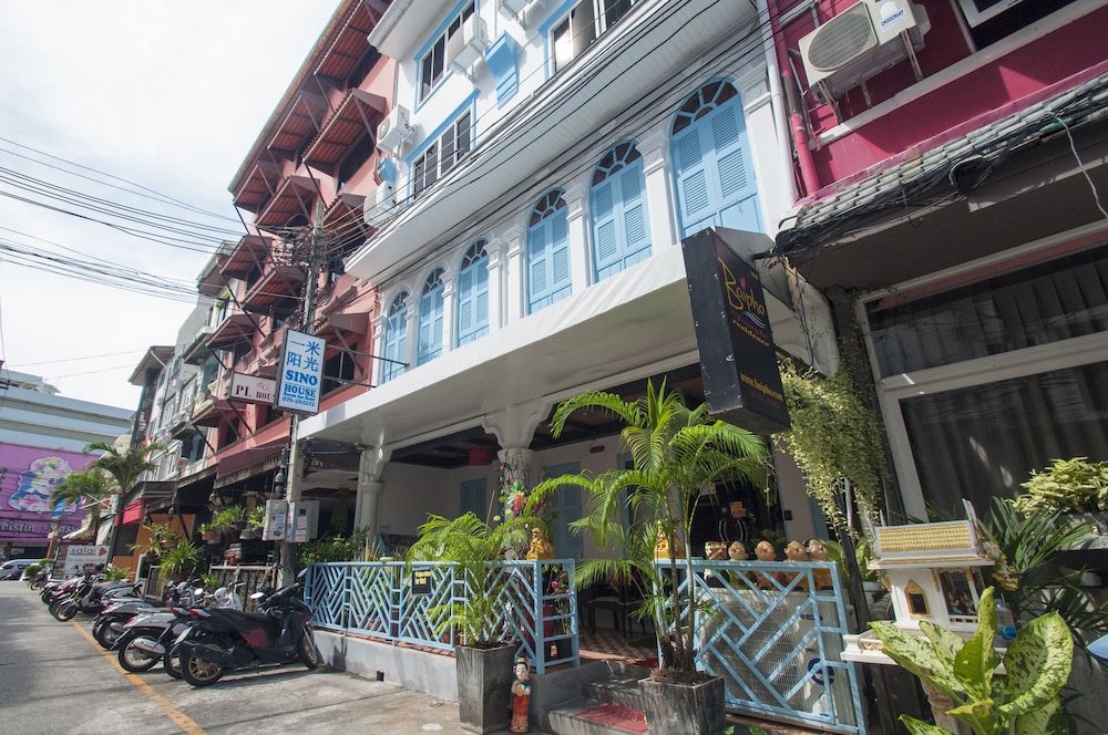 Patong Sino House
