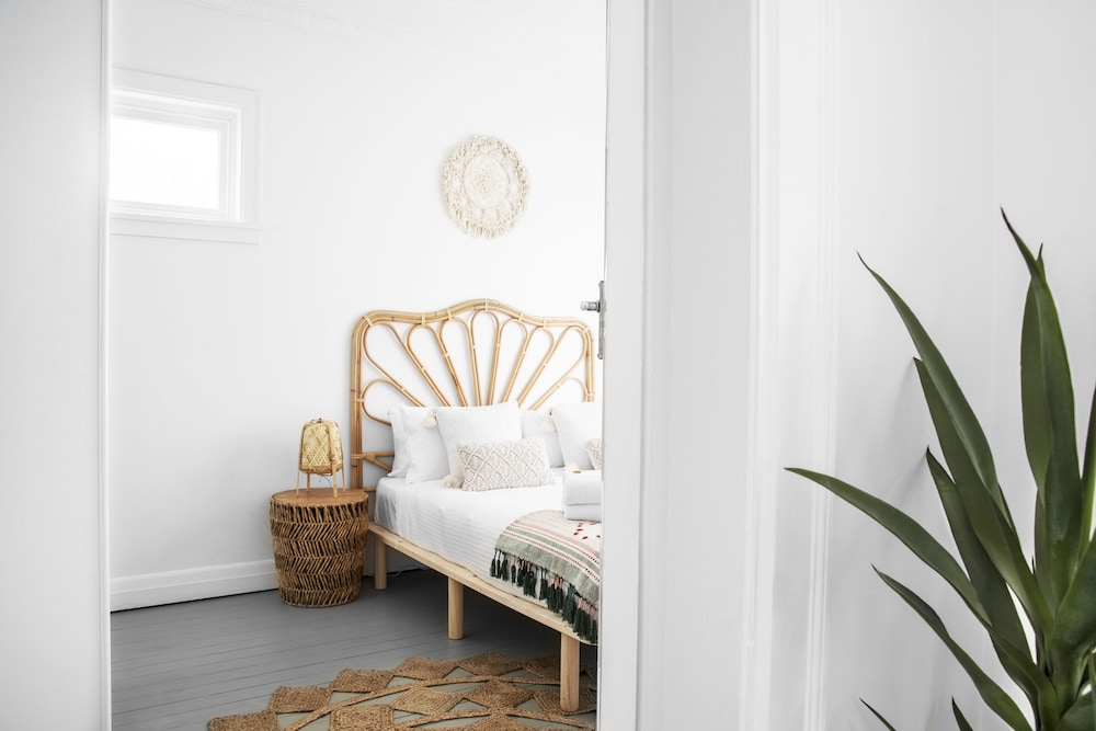 Beach Cottage in Bondi view 3