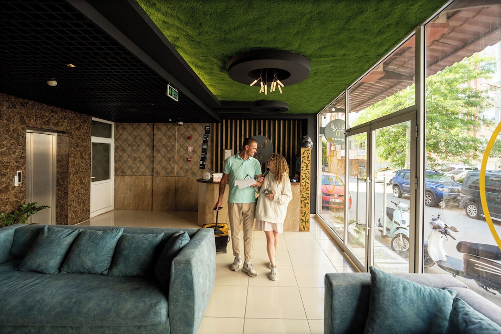 Deer Hotel & Hostel