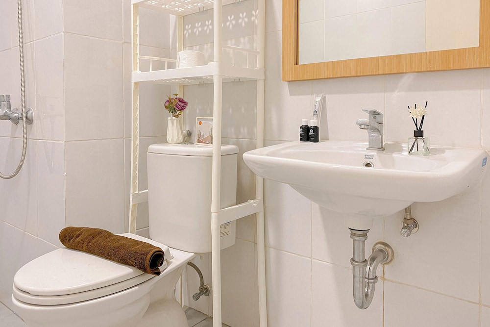 Good And Cozy 2Br Apartment Patraland Urbano