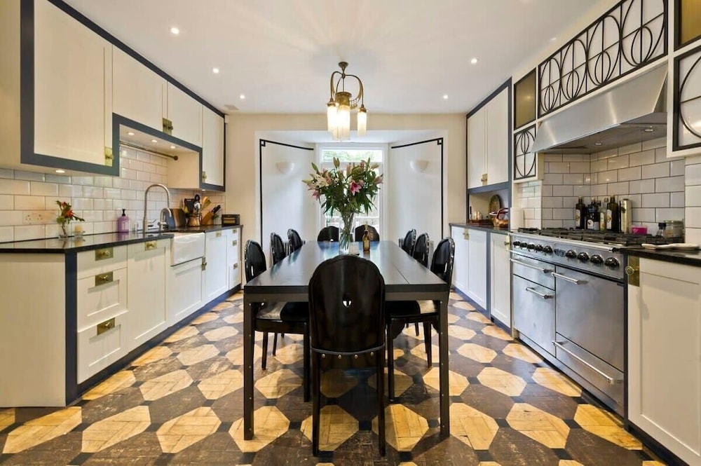 Stylish 5 Bed House in St. John's Wood/maida Vale