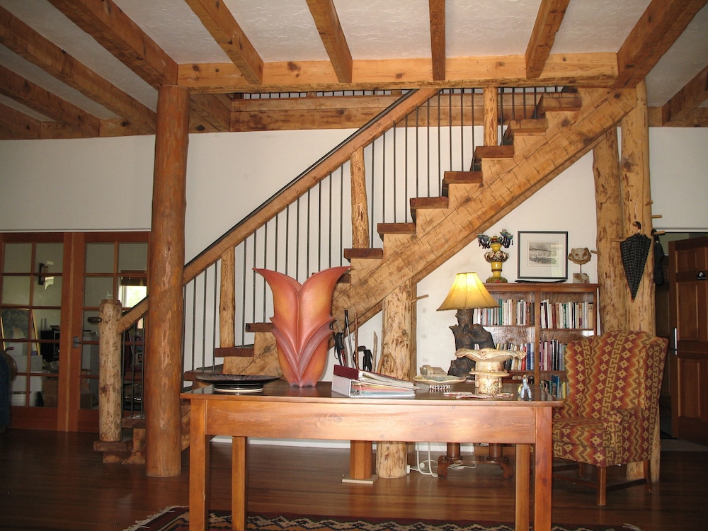 Bear Mountain Lodge