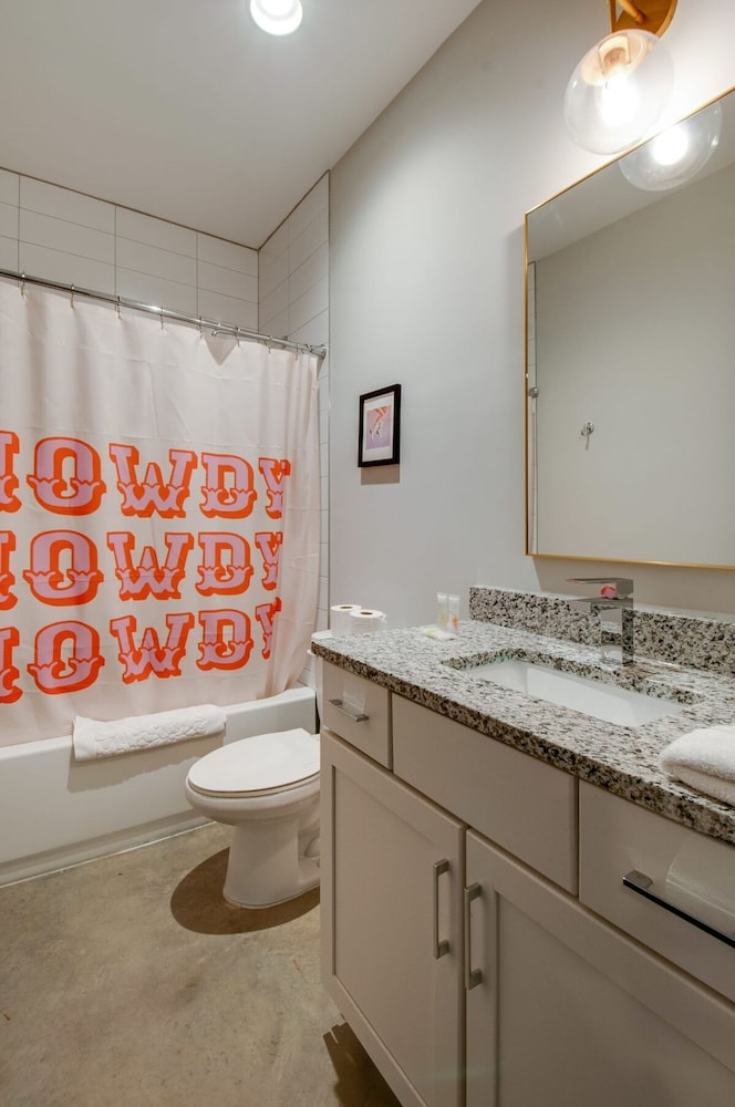 East Nash Lux - 13 Beds City Views