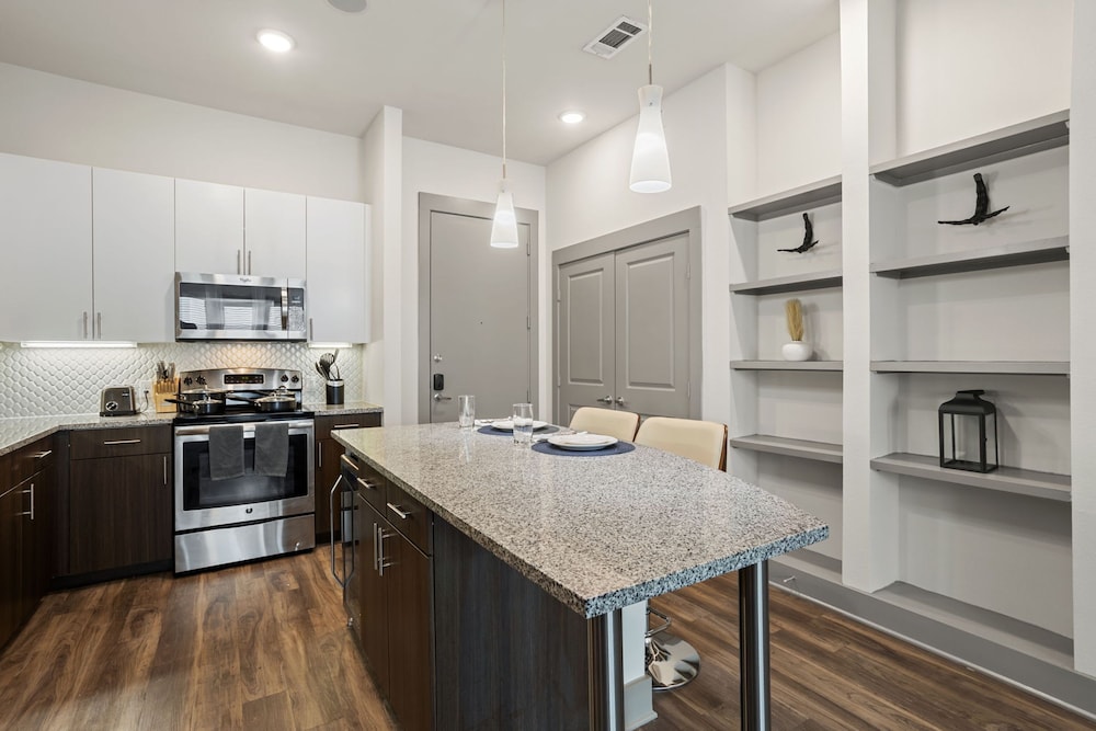 White Rock Lakewood Hideaway Pet-friendly Pool