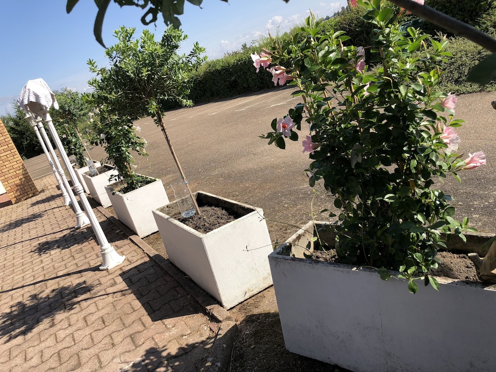 Norton Hotel - Property Image 14