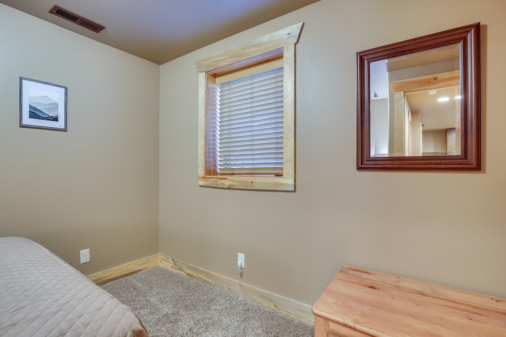 Lead Home w/ Pool Access: 3 Mi to Terry Peak Mtn! view 2