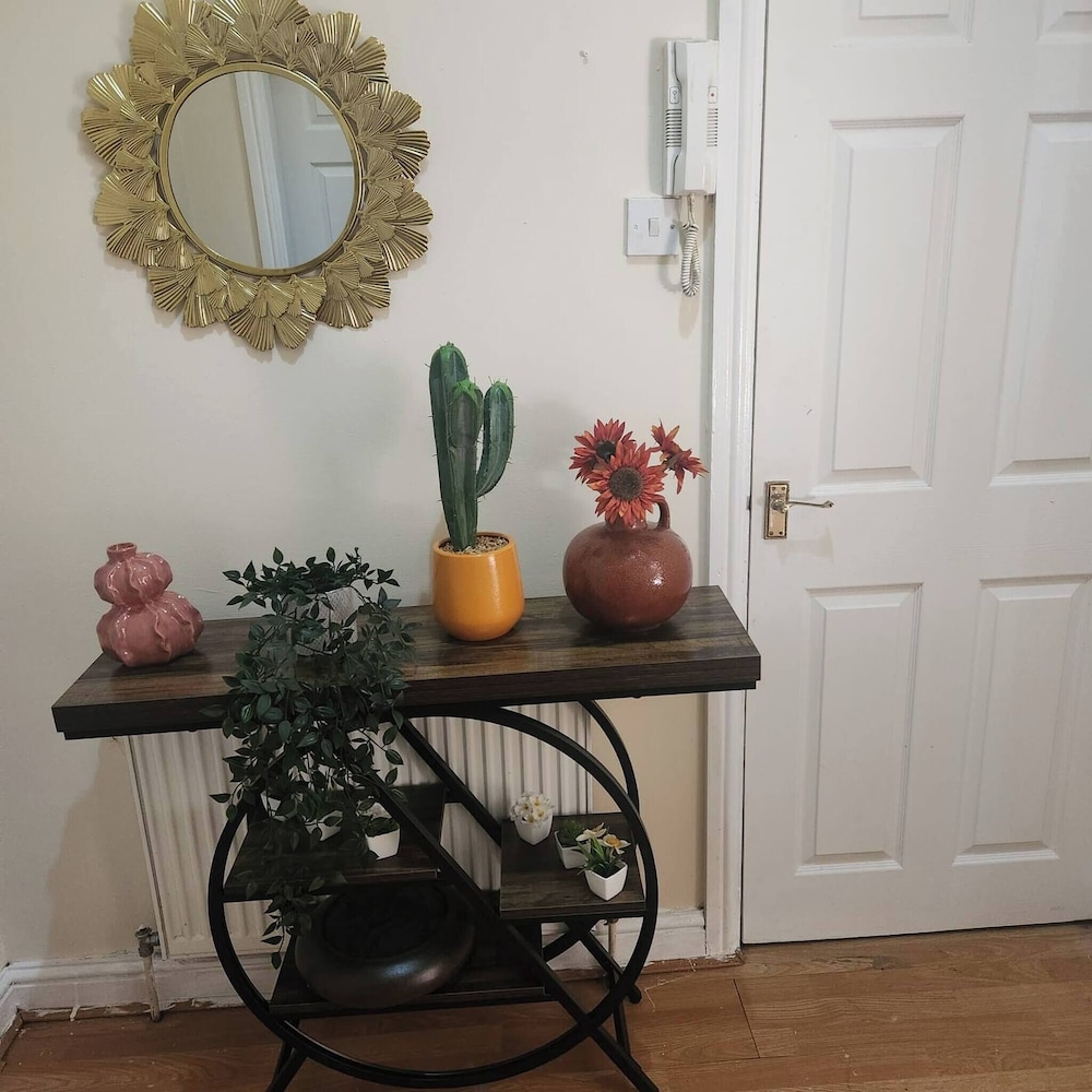 Charming Victorian Apartment in Central Wolverhampton