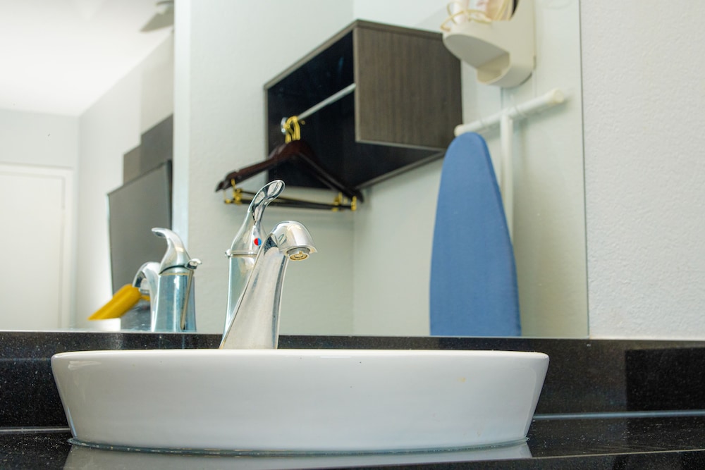 Motel 6 Lantana, FL