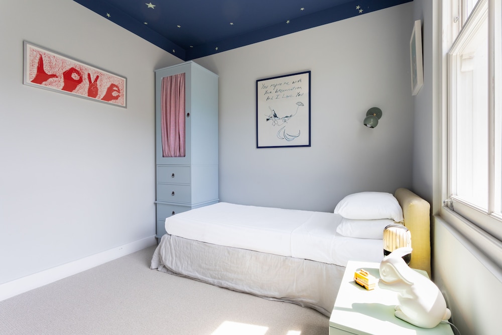 Oakington Road by Onefinestay