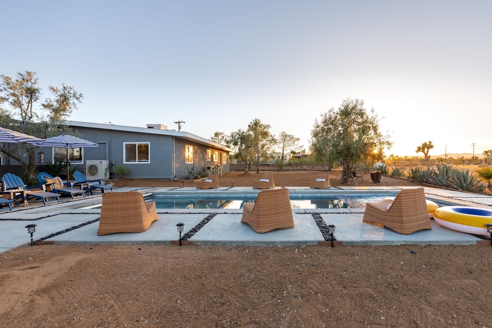 Sunset Grove by Avantstay New Pool Desert Views