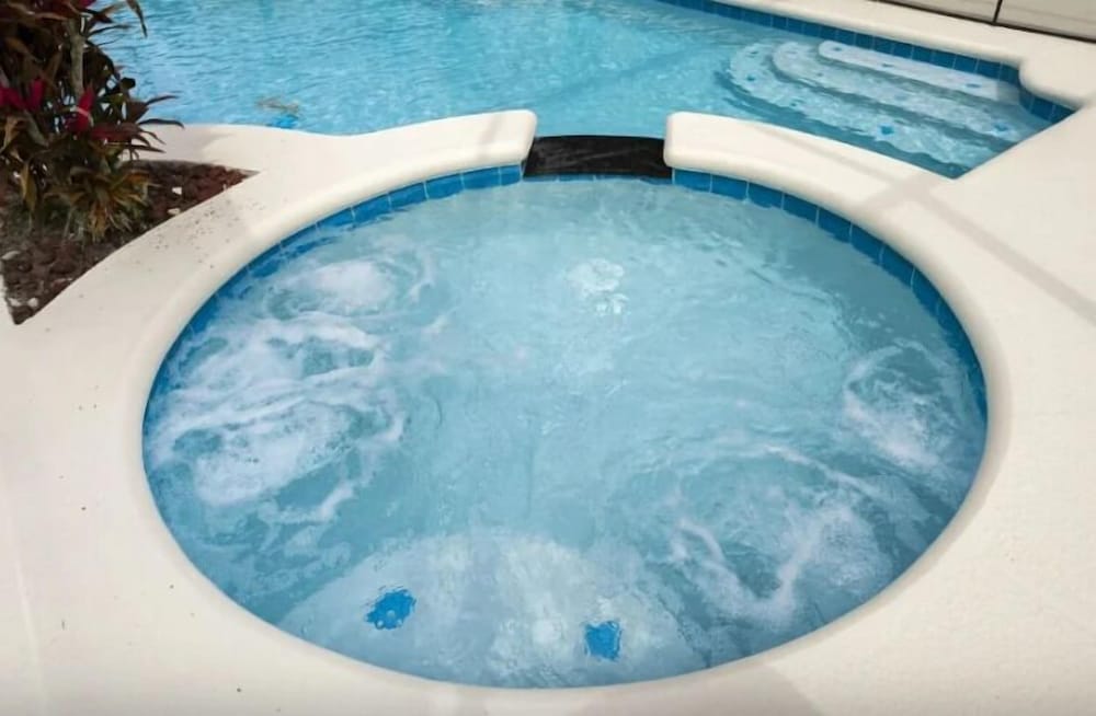 6Br Retreat W/ South Pool, Spa & Game Room Fun